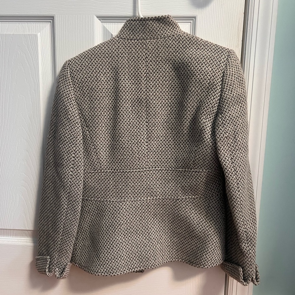 Tahari Black and Gray Textured Blazer 100% wool - Picture 5 of 10